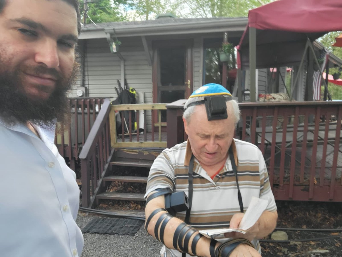 One-on-one tefillin and Jewish connection